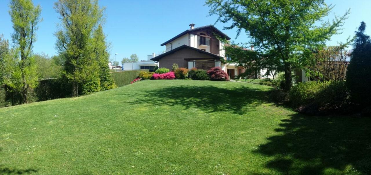 Casa Ceruti Acomodação com café da manhã Villa Guardia Exterior foto